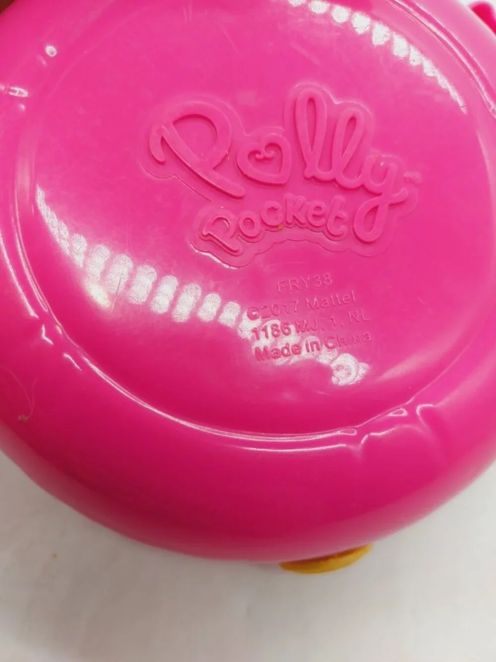 Mattel Polly Pocket Dollhouse Flamingo Swimming Pool Compact 3 Dolls